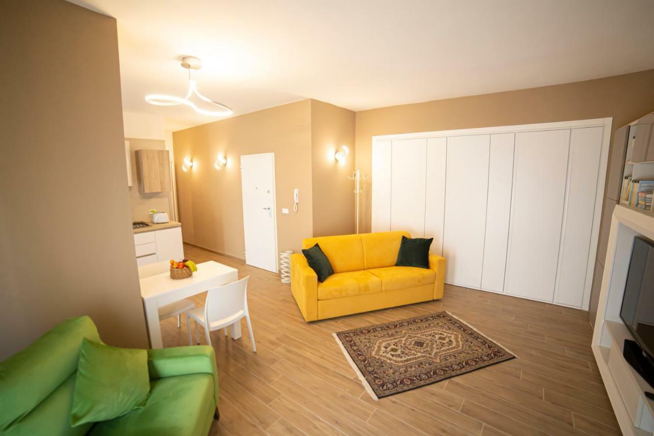 Chez Moi Appartement Foggia Buitenkant foto